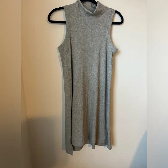 Lululemon Athletica Gone For The Week Dress Gray Medium NWOT - Picture 10 of 12